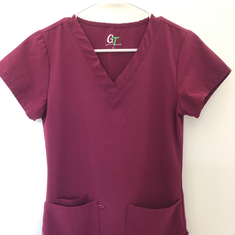 GT performance Scrub top